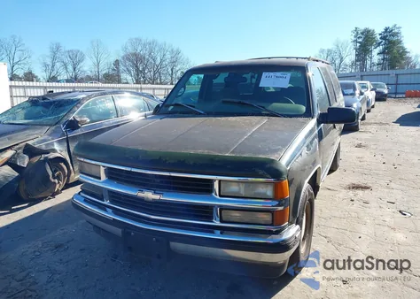 1997 Chevrolet Suburban 1500 from USA, damaged, VIN 3GNEC16R9VG156508